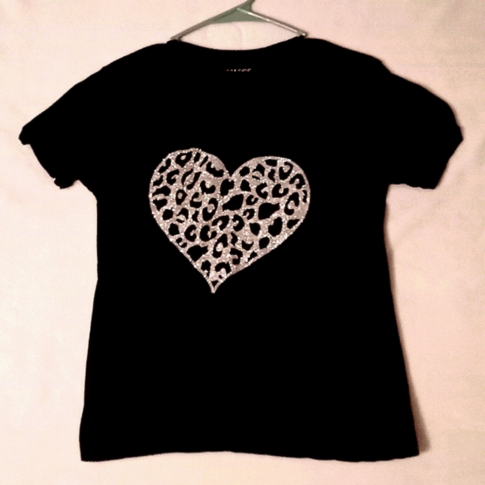 On FIRE | Women's Black T-Shirt Glitter Leopard Print Heart Transfer Size Medium